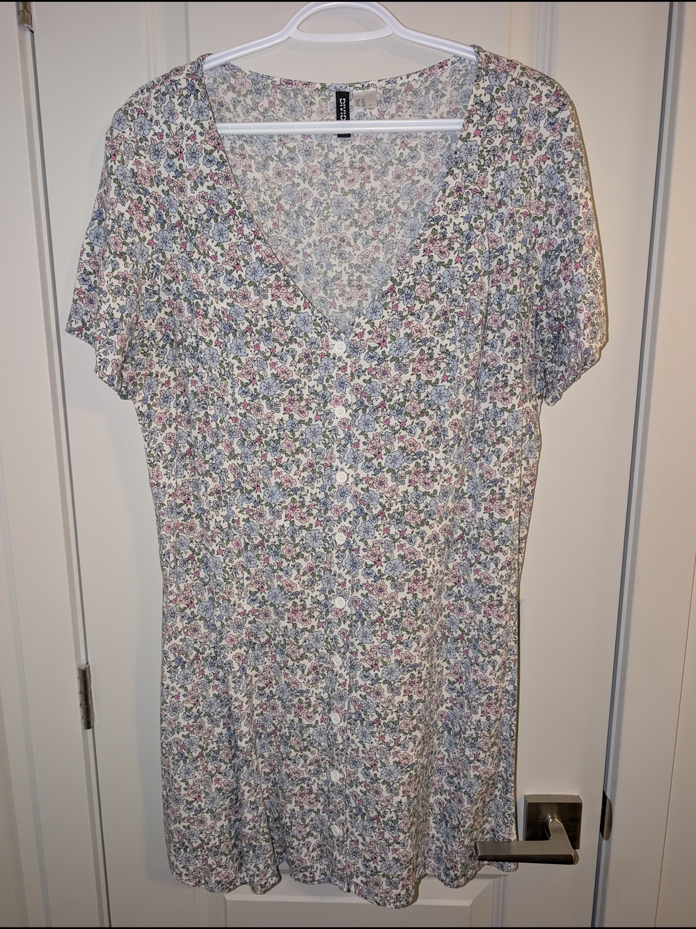 Divided Floral Button-Front V-Neck Dress — White with Pink, Blue, Green